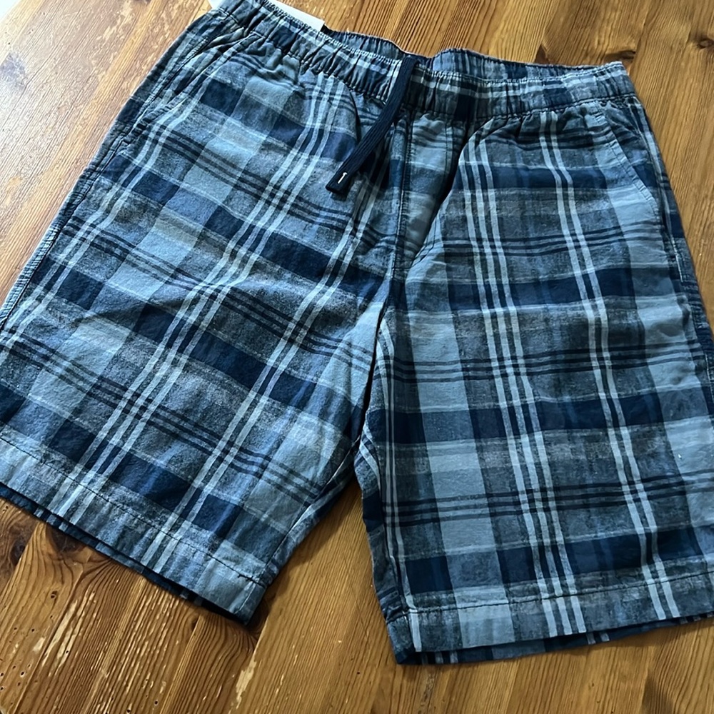 UNIQLO EASY SHORTS.